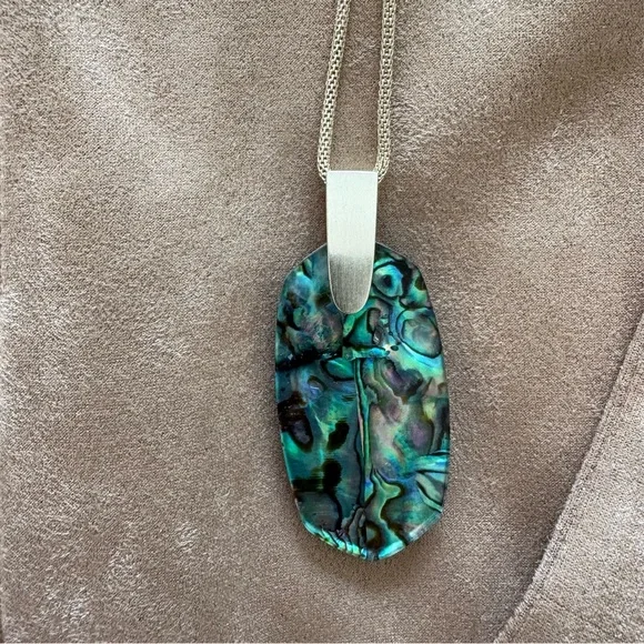 Kendra Scott gold / abalone shell Inez necklace - Picture 4 of 5